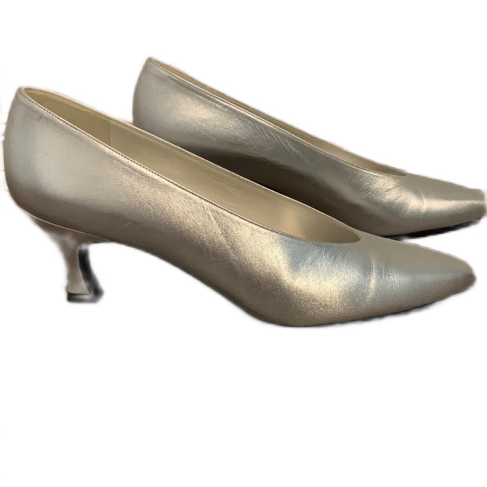 Stuart Weitzman Silver Metallic Kitten Heel Pump | Leather | SZ 7.5 AAA
